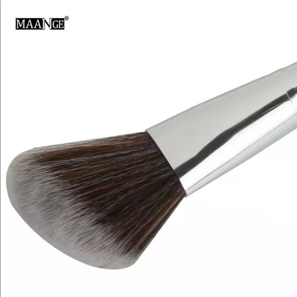 Contouring, blush, cake, bronzer makeup brush - Picture 3 of 7